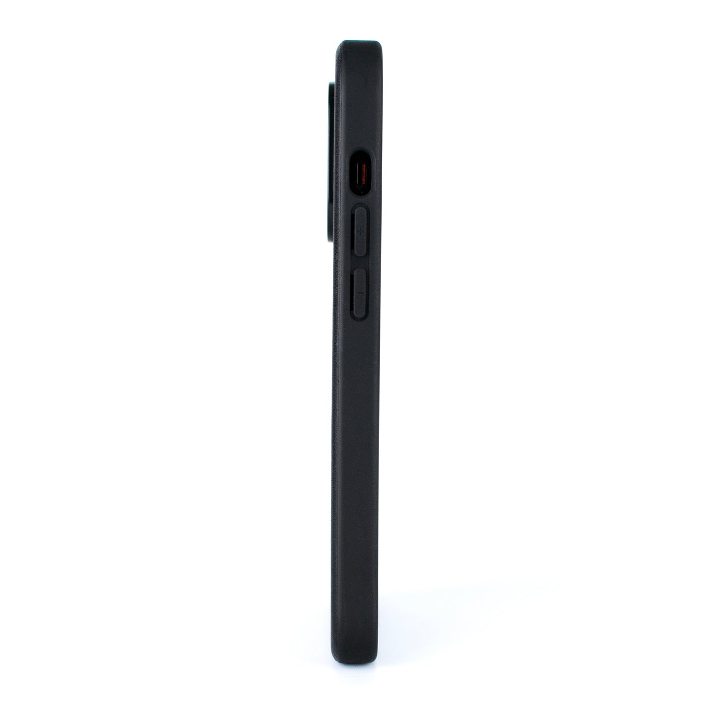 side on image of the SKNS LEATHER Black MagSafe case on the iPhone 14 & 15 showcasing the ultra thin design