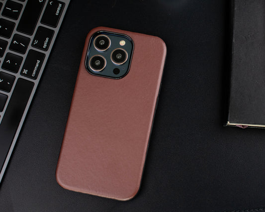 Discover the Perfect Fit: The SKNS LEATHER Case for iPhone 14 & 15