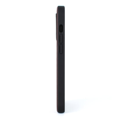 side on image of the SKNS LEATHER Brown MagSafe case on the iPhone 14 & 15 showcasing the ultra thin design 