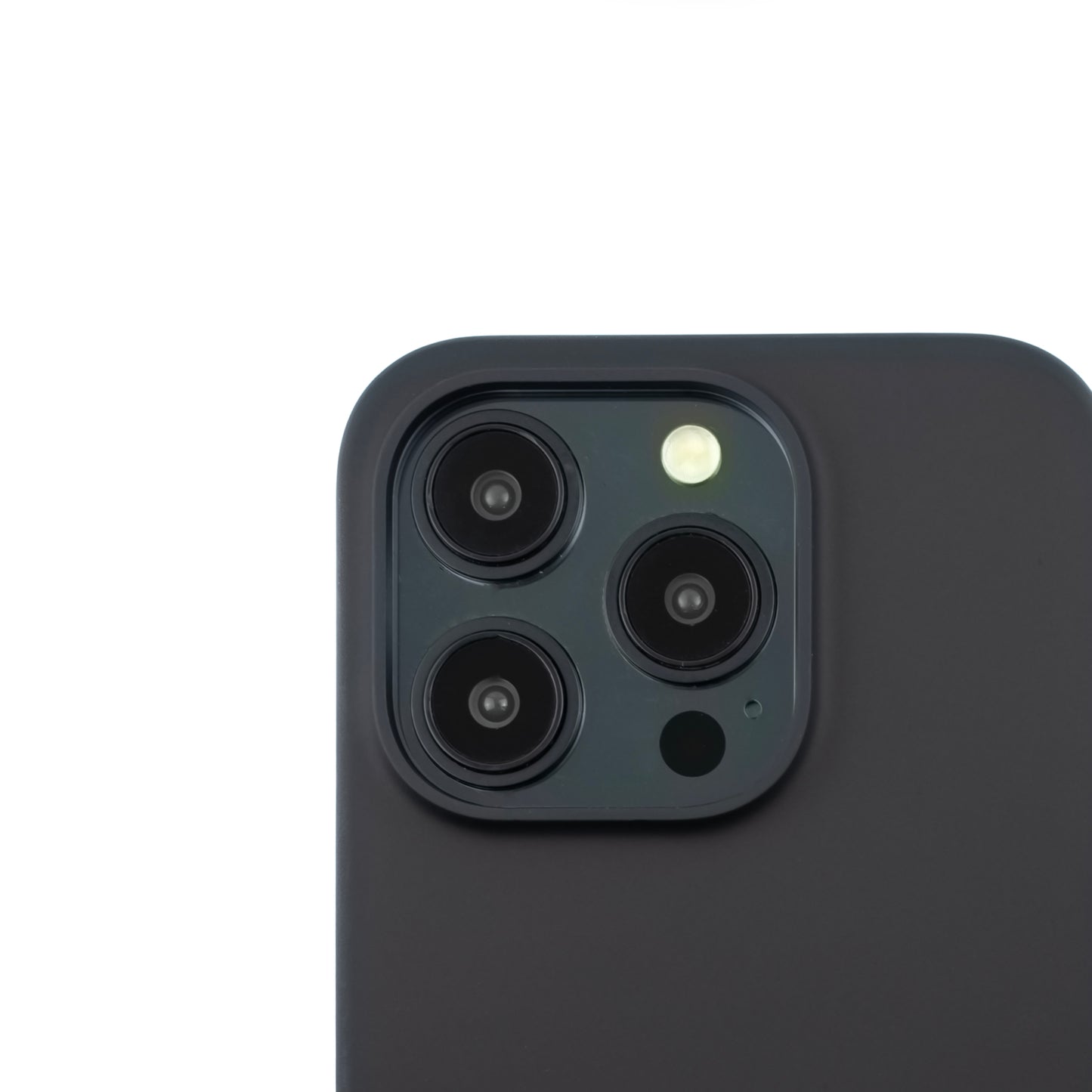 Close image of the cameras raised lip the SKNS THIN Magnetic Black MagSafe iPhone 15 / 14 Pro Max case offers